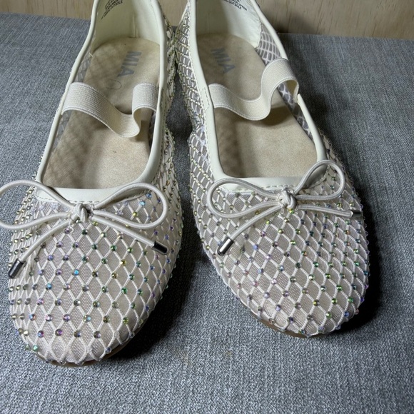 MIA Women’s Mesh Rhinestone Ballet Unica Flats Cream Size 7.5 | Slip-On Shoes - Picture 3 of 8